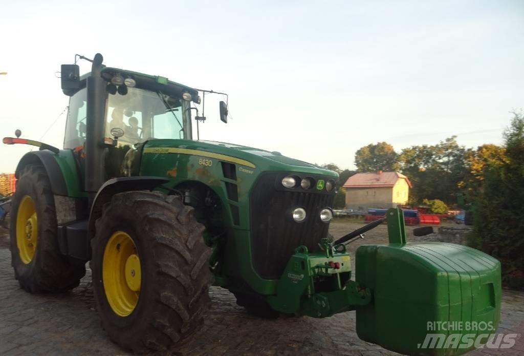 John Deere 8430 Traktori