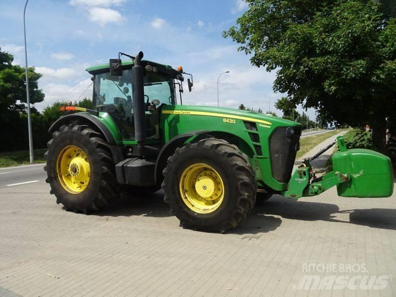 John Deere 8430 Traktori