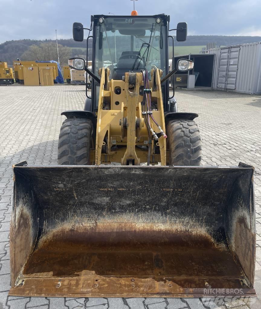 CAT 906 M Utovarivači na točkove