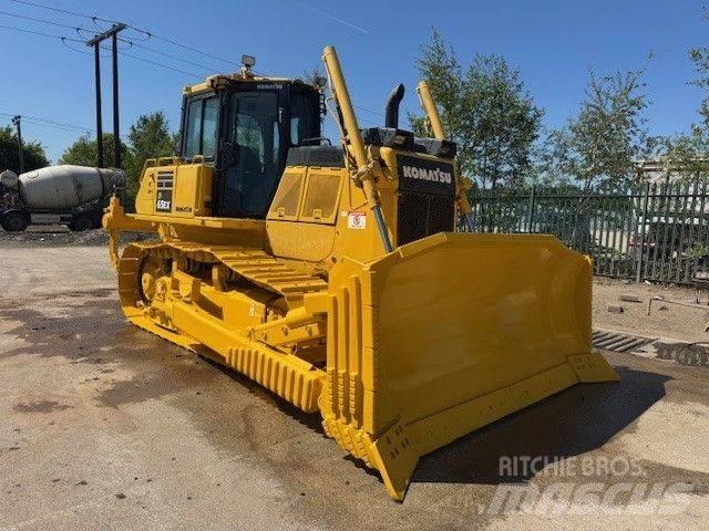 Komatsu D65EX-18 Buldožeri guseničari