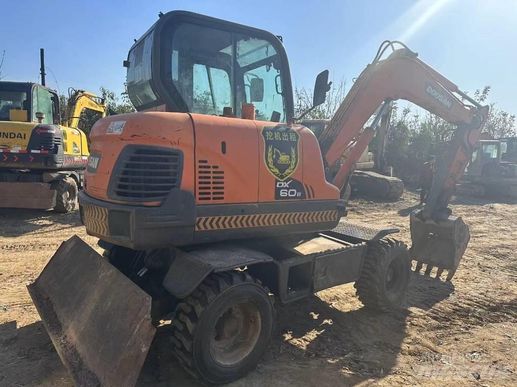Doosan DX60W Mini bageri < 7t