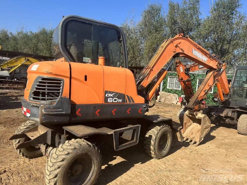 Doosan DX60W Mini bageri < 7t