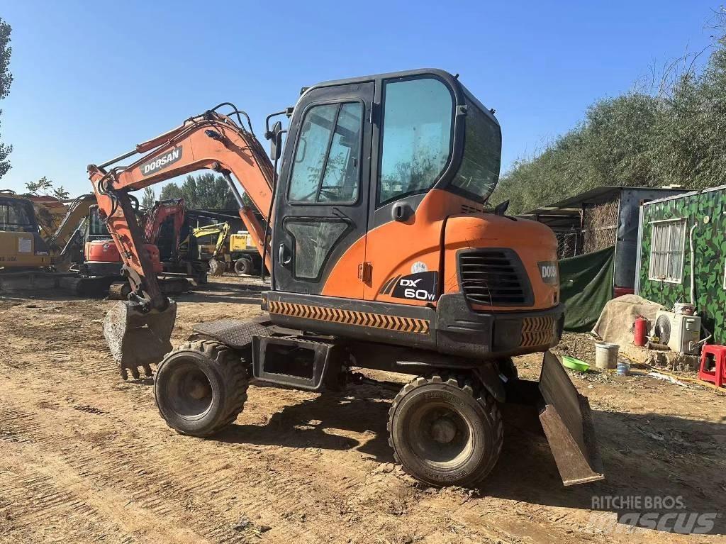 Doosan DX60W Mini bageri < 7t