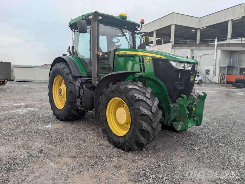 John Deere 7230 R Traktori