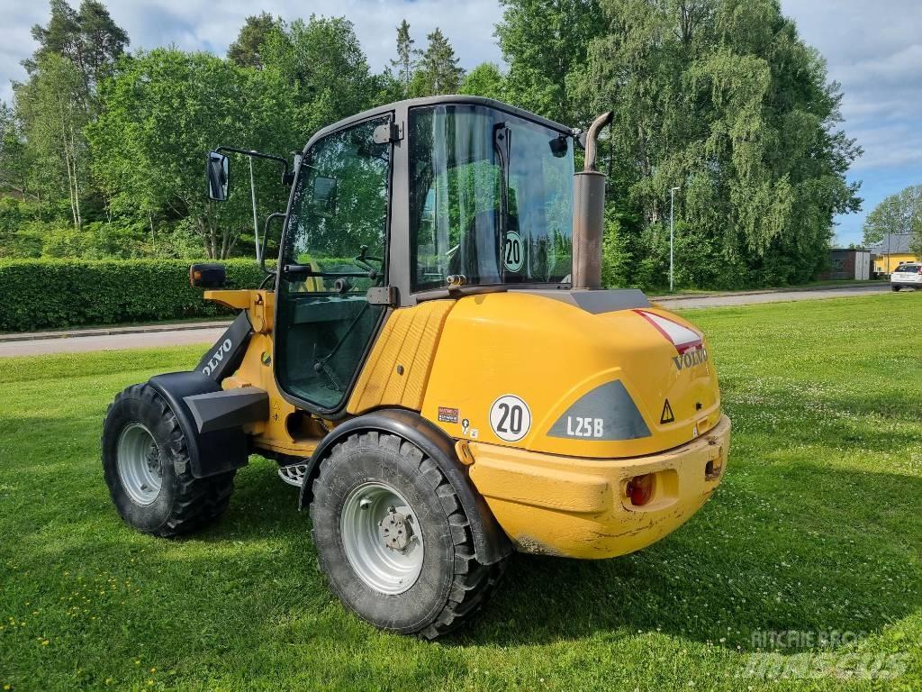 Volvo L25B Skid steer mini utovarivači