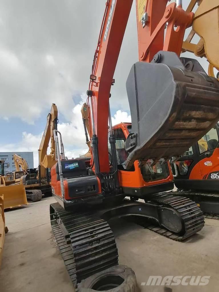 Doosan DX 140 Bageri guseničari