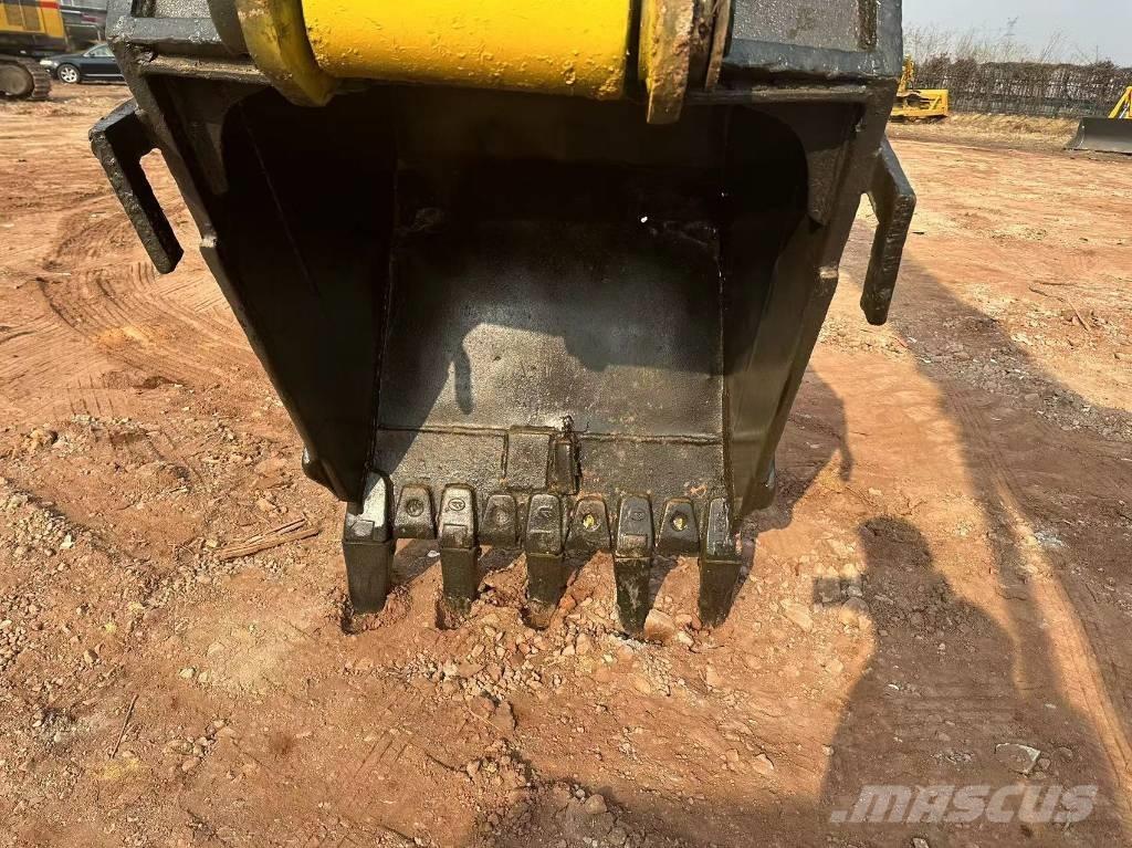 Komatsu PC 220 Bageri guseničari