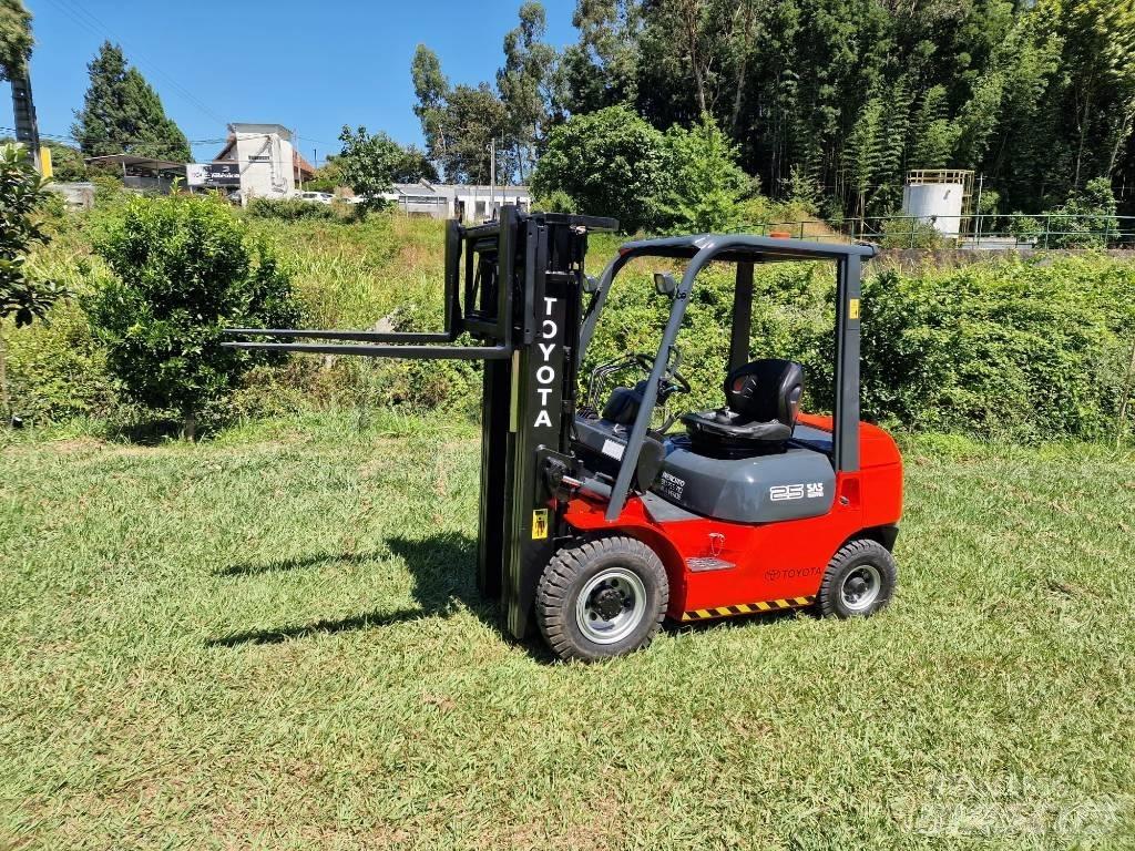 Toyota 25 Dizelski viljuškari