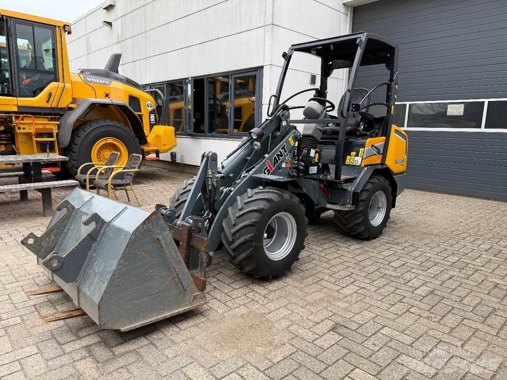 GiANT G2700 Utovarivači na točkove