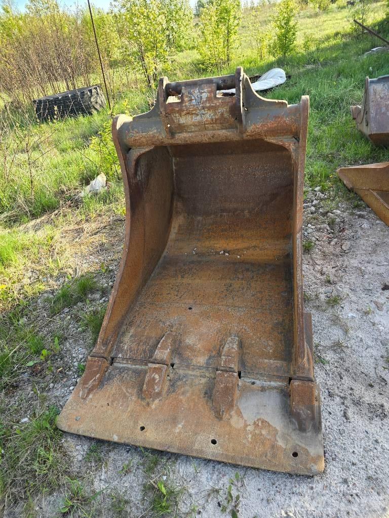 CAT 318 Bageri točkaši