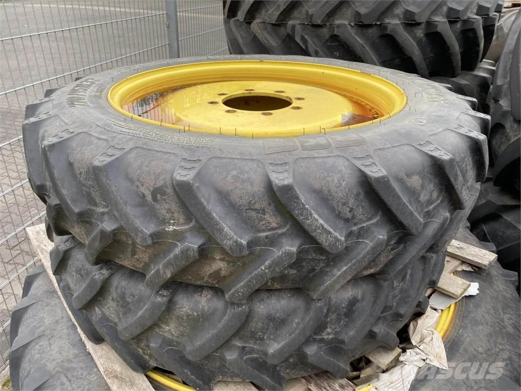 BKT 270/95R32 Gume, točkovi i felne