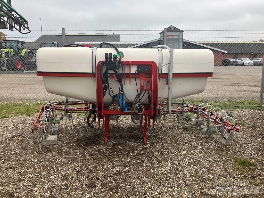  Agrovo 3000 liter Montirane prskalice