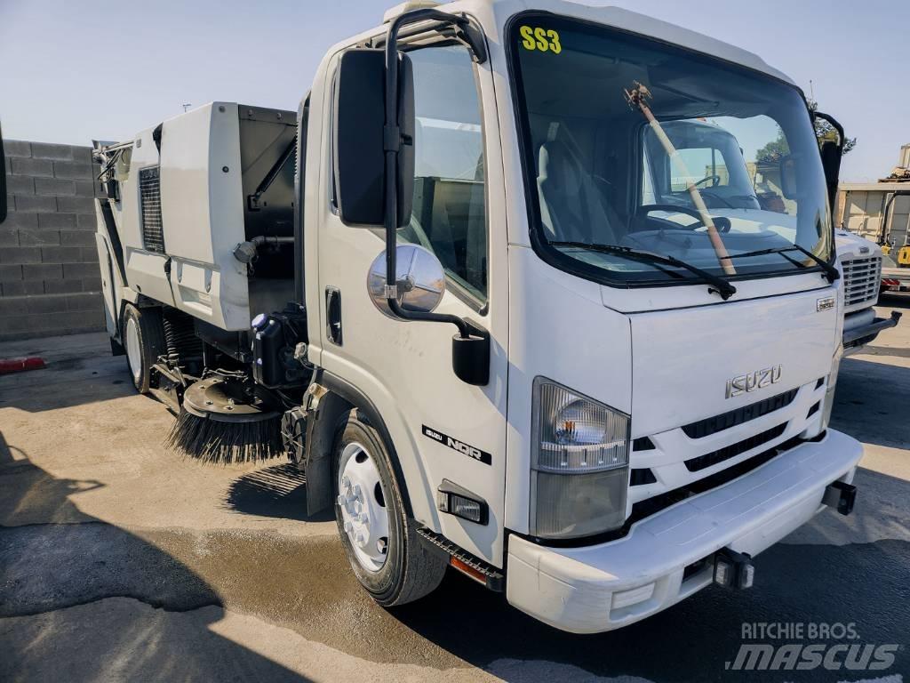 Isuzu NQR Mašine za čiščenje i ribanje podova
