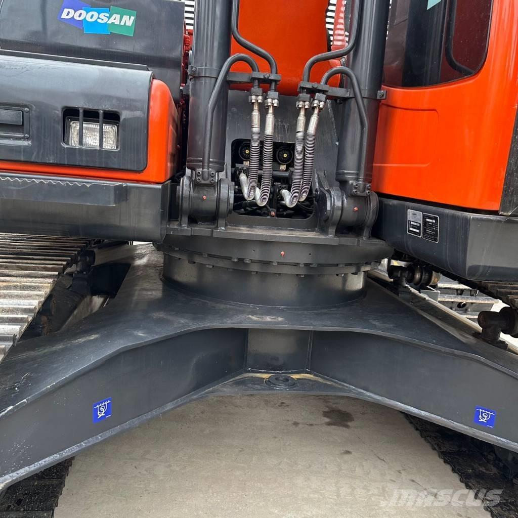 Doosan DX225LC-9C Bageri guseničari