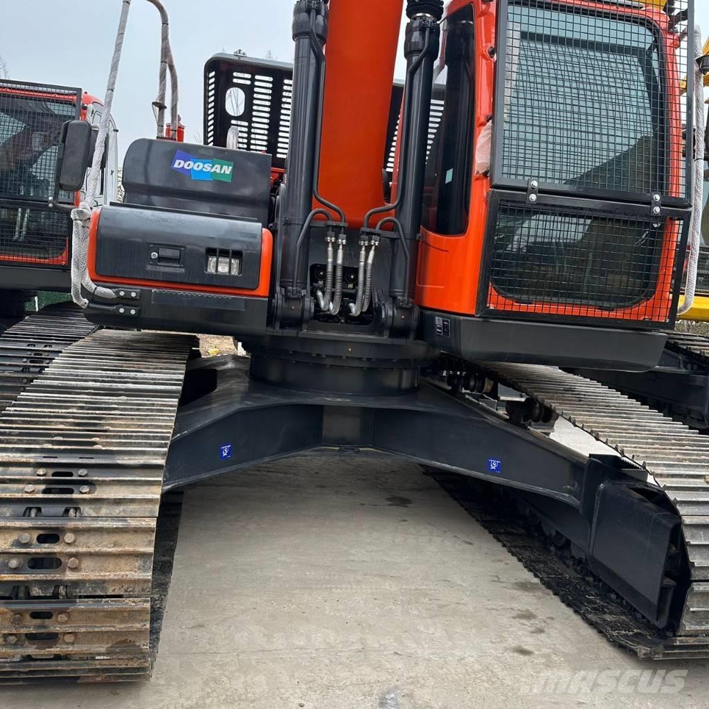 Doosan DX225LC-9C Bageri guseničari