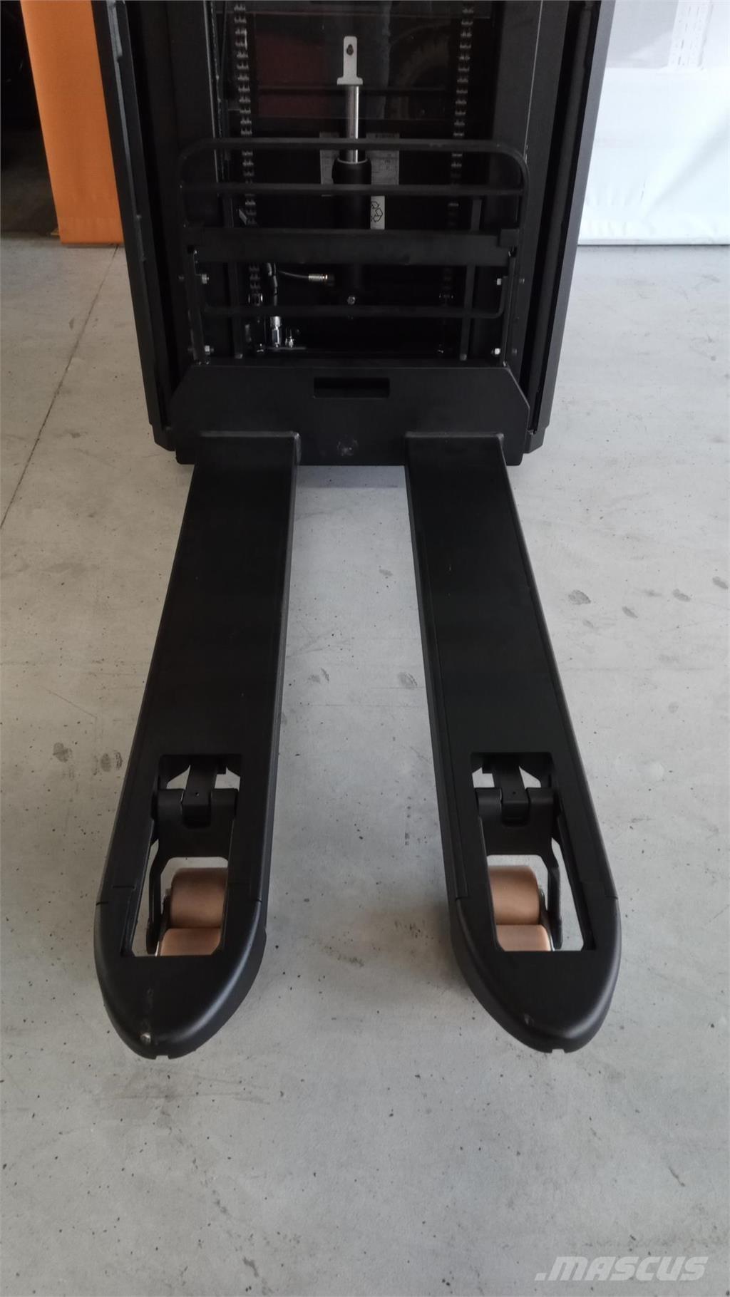 Toyota SPE200D Samopogonski ručni viljuškari