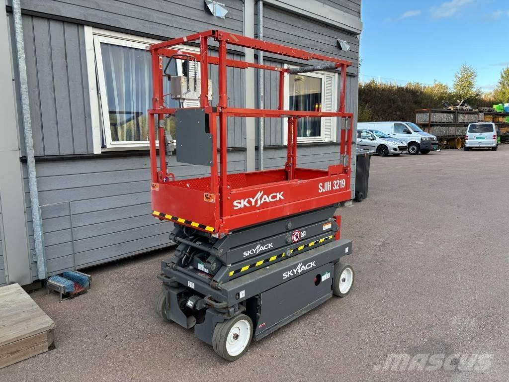 SkyJack SJ III 3219 Makazaste platforme