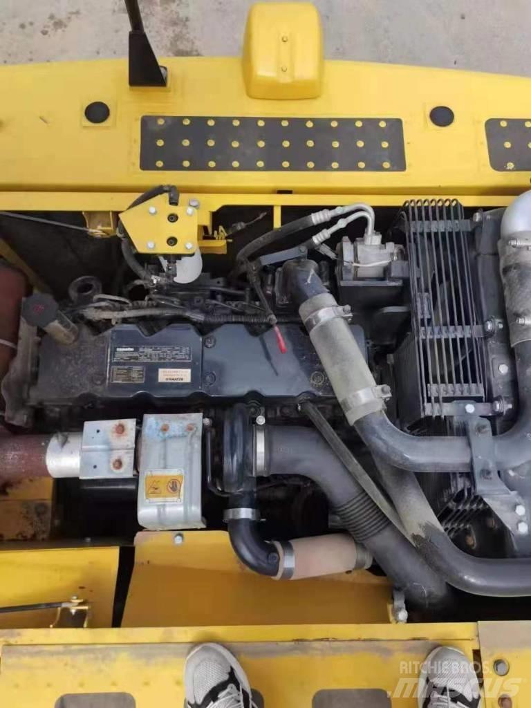 Komatsu pc200-8 Bageri guseničari