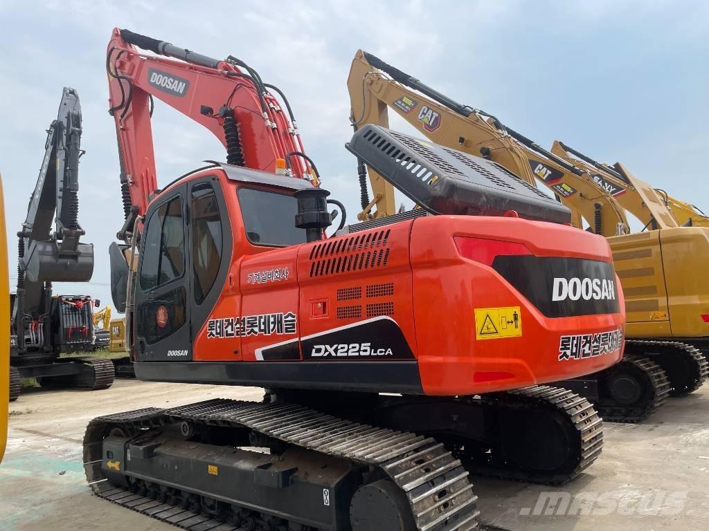 Doosan DX 225 LCA Bageri guseničari