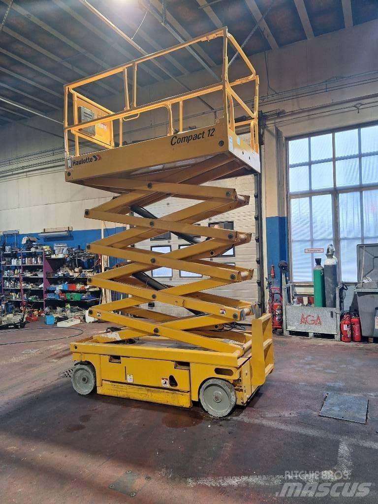 Haulotte Compact 12 Makazaste platforme