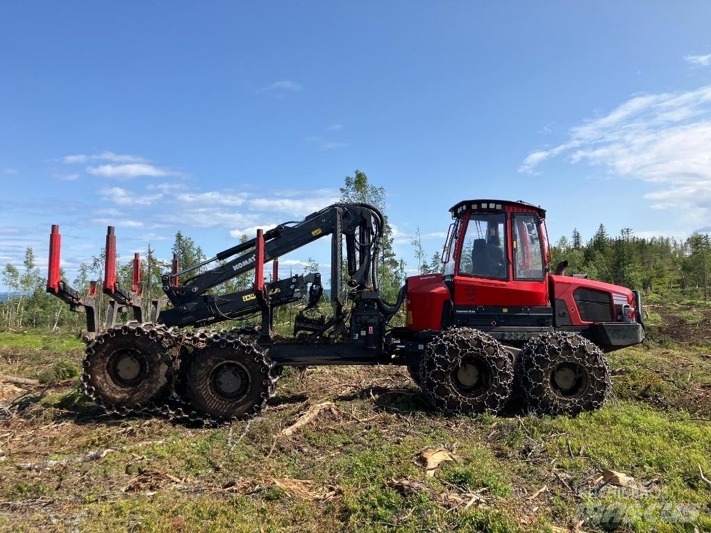 Komatsu 895 Forvarderi