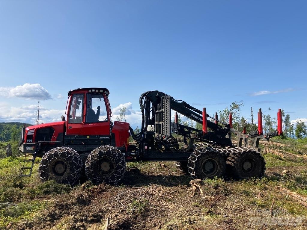Komatsu 895 Forvarderi