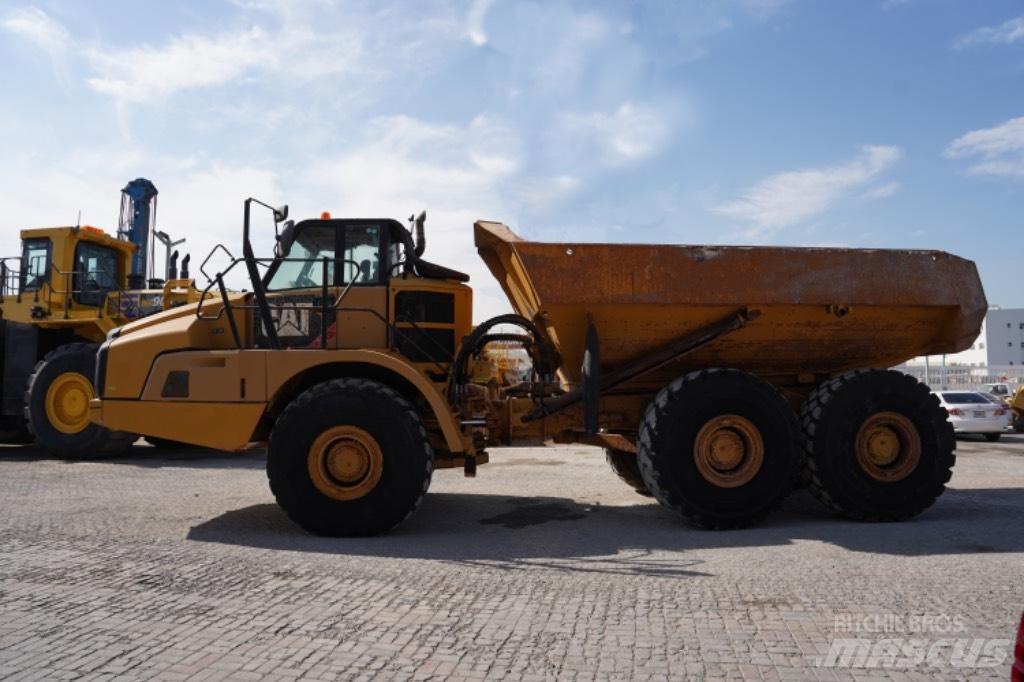 CAT 740 B Zglobni damperi