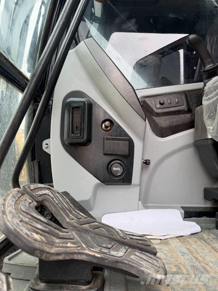Hyundai HX 220 Bageri guseničari