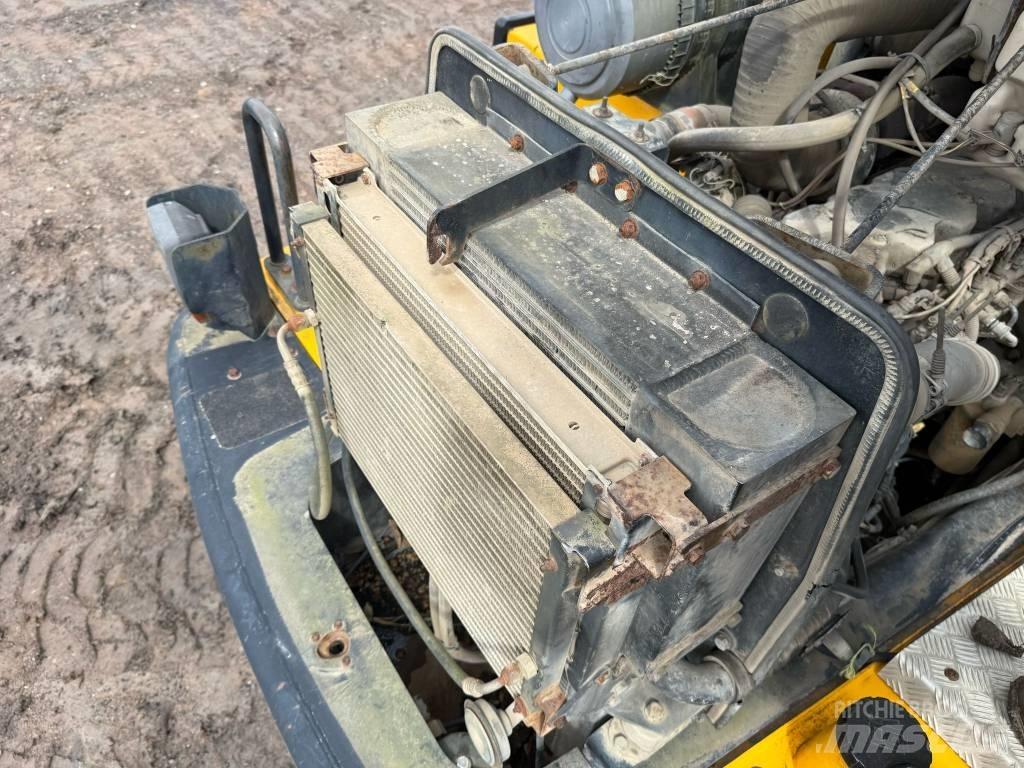 JCB 722 Zglobni damperi