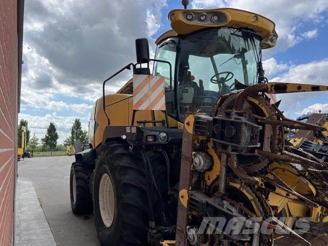 New Holland FR9080 Mašine za stočnu hranu sa sopstvenim pogonom