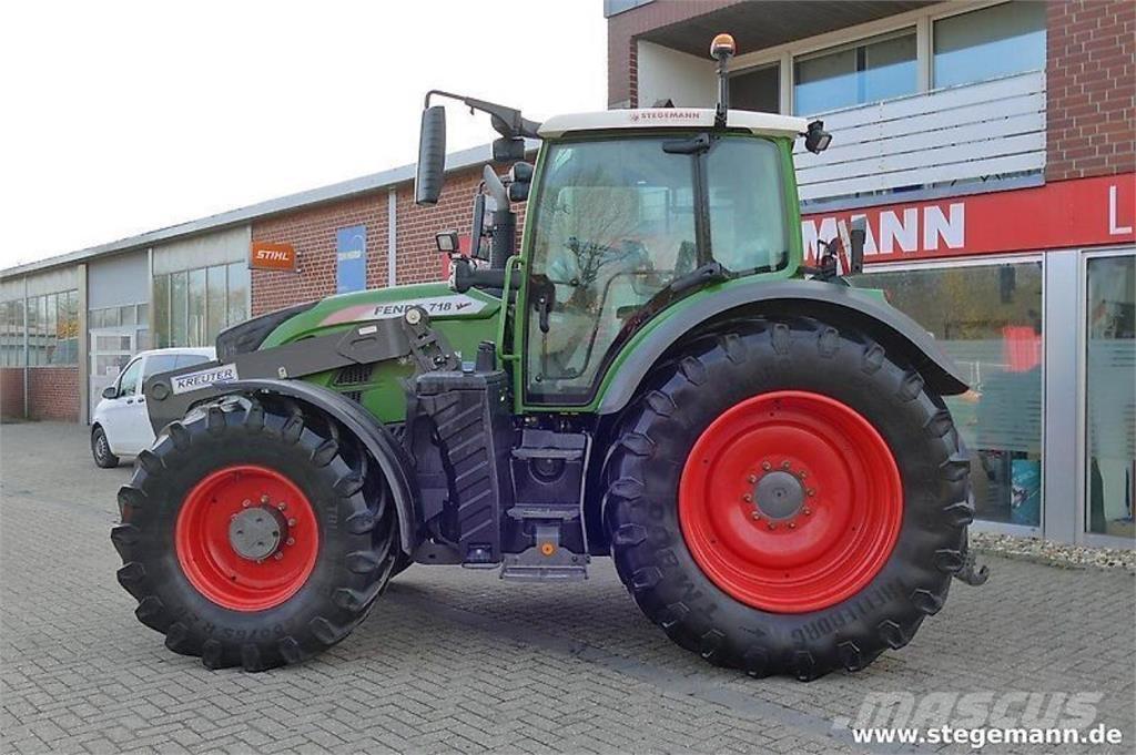 Fendt 718 vario s4 Traktori