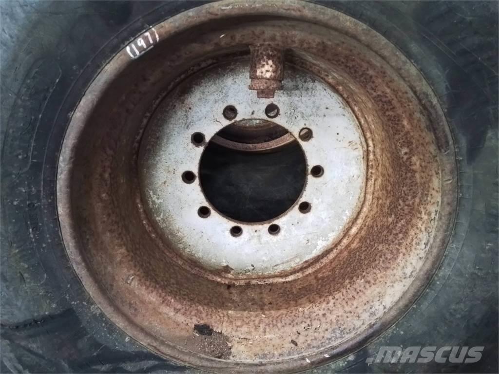 Valmet 836 20x26,5 Gume, točkovi i felne