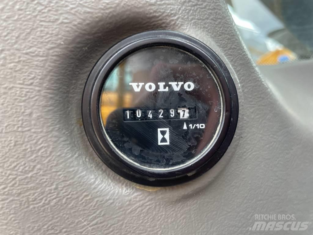 Volvo EC 480 E L Bageri guseničari