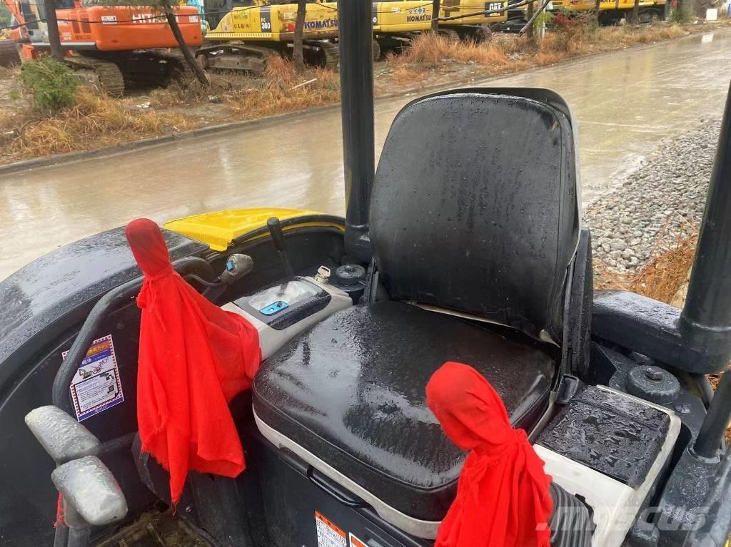 Komatsu PC 35 Bageri guseničari