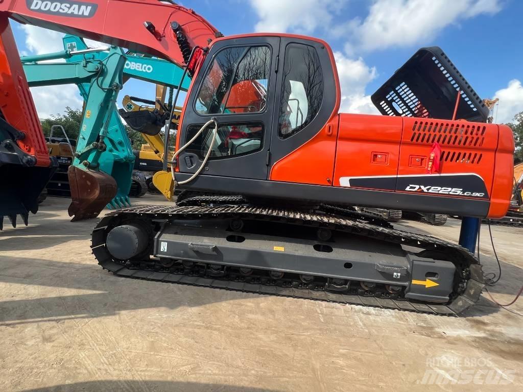 Doosan DX 225 LC Bageri guseničari