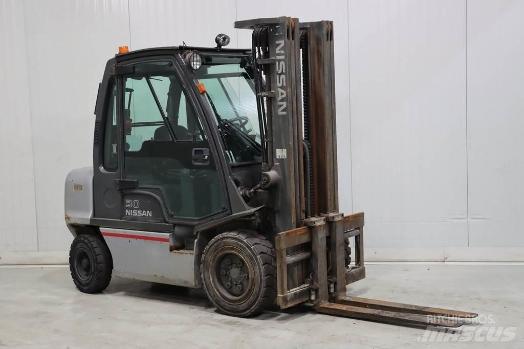 Nissan FGD02A30Q Dizelski viljuškari