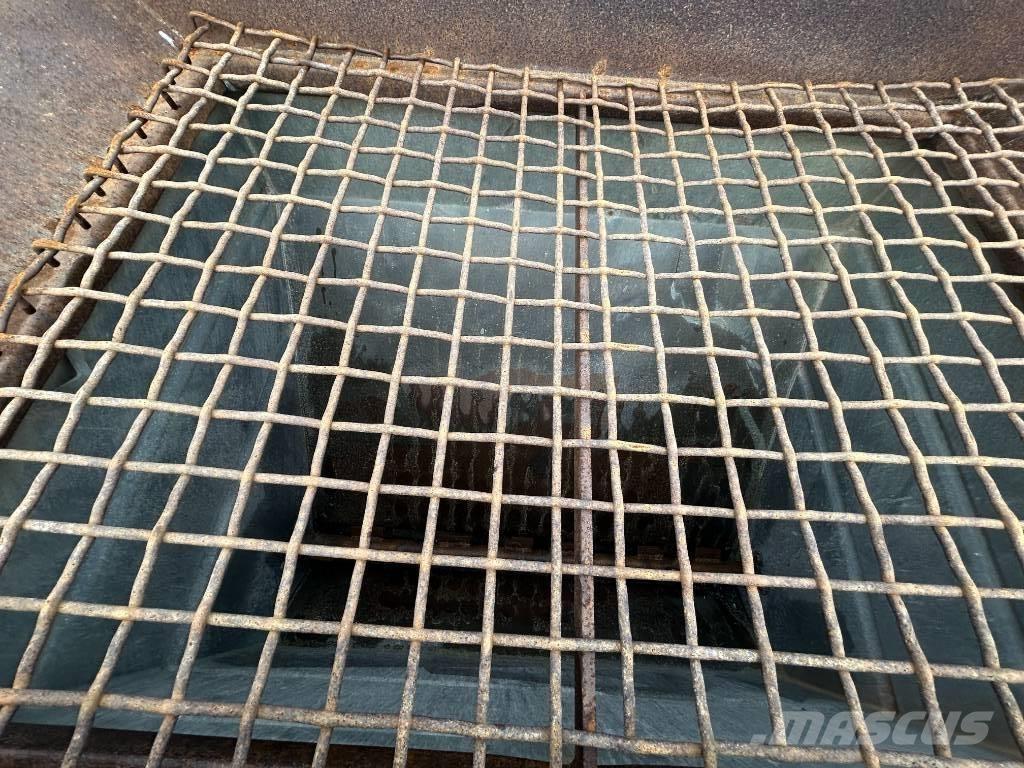 Salo 1600 Posipači soli i peska