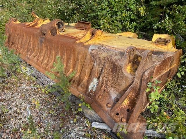 Komatsu D 155 AX Daske / noževi