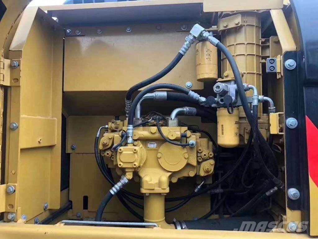 CAT 323 Bageri guseničari