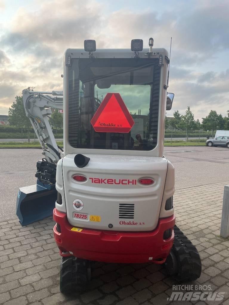 Takeuchi TB 225 Mini bageri < 7t
