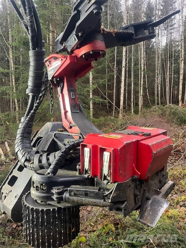 Komatsu S92 Glave za kombajne