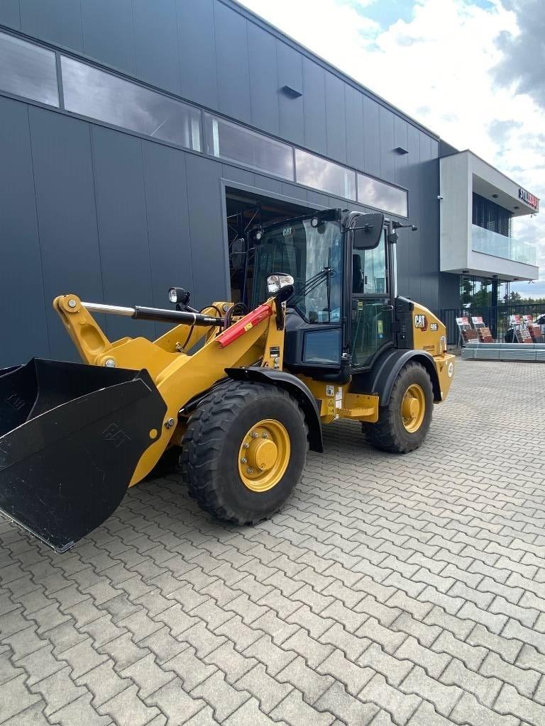 CAT 906 Utovarivači na točkove