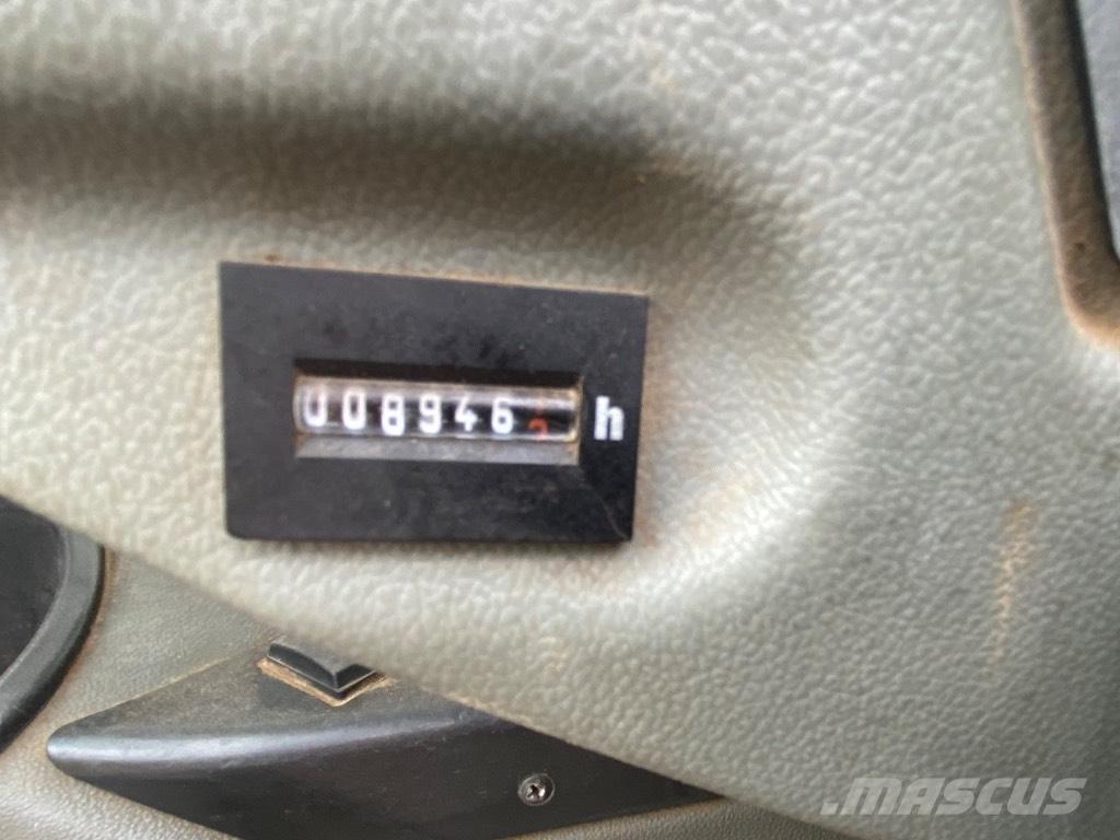 Liebherr R 922 Bageri guseničari