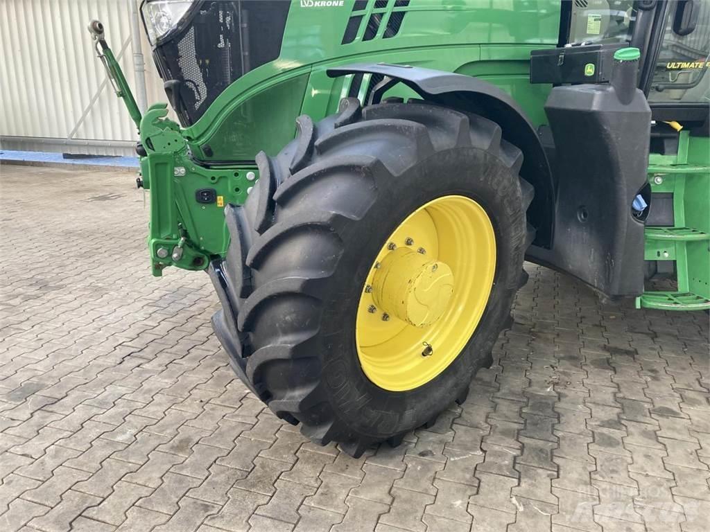 John Deere 6155R Traktori