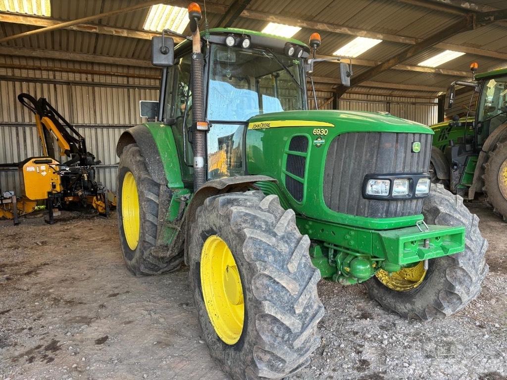 John Deere 6930 Traktori
