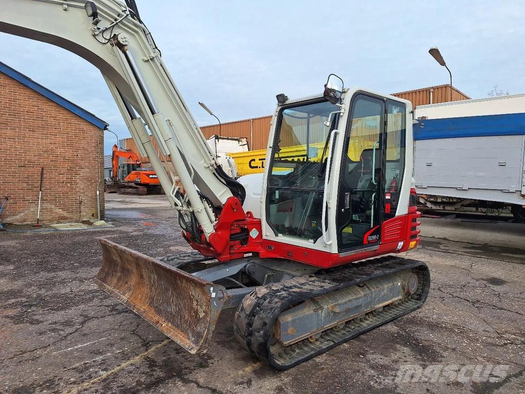 Takeuchi TB290-2 Midi bageri 7t – 12t
