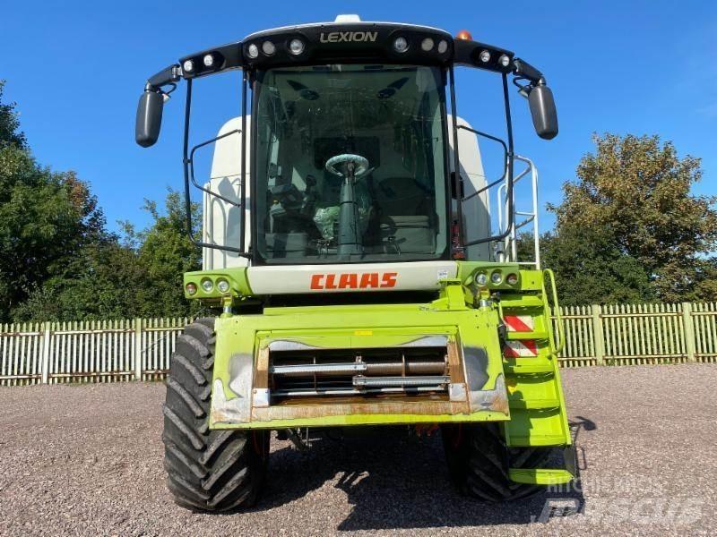 CLAAS LEXION 740 Kombajni
