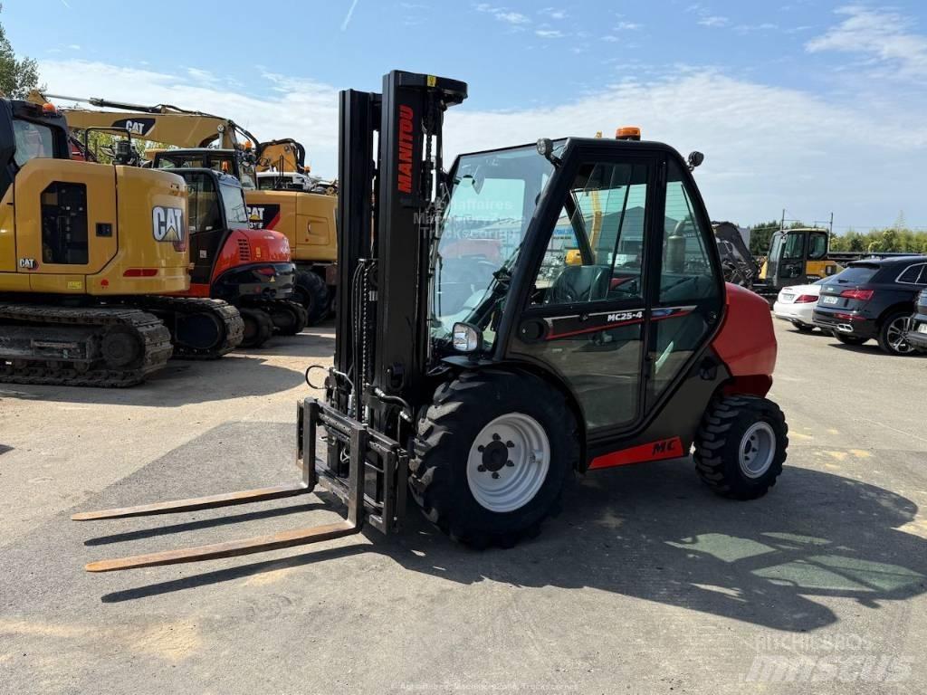 Manitou MC 25 Vanterenski viljuškar