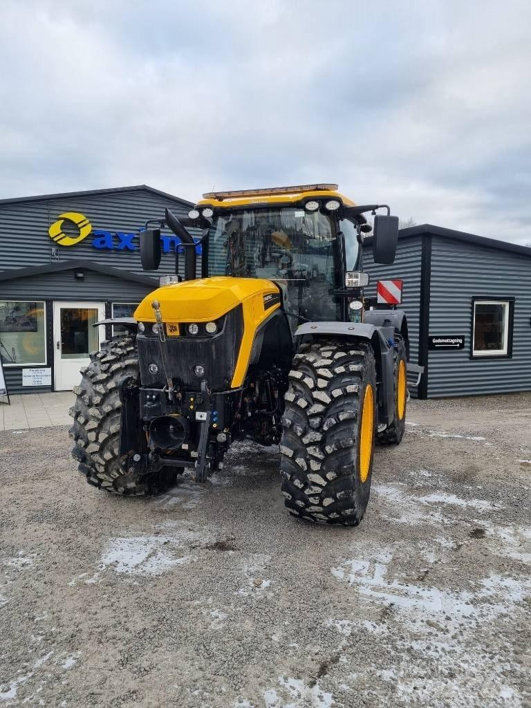 JCB Fastrac 4220 Traktori