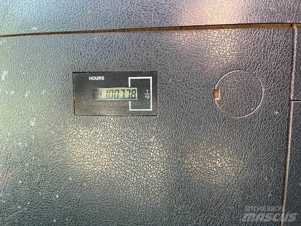 Hyundai HX 180 L Bageri guseničari